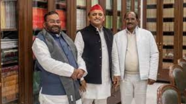 SP leader Swami Prasad Mauryas convoy attacked, his BJP MP daughter comes in support