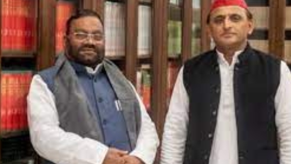 SP leader Swami Prasad Mauryas convoy attacked, his BJP MP daughter comes in support