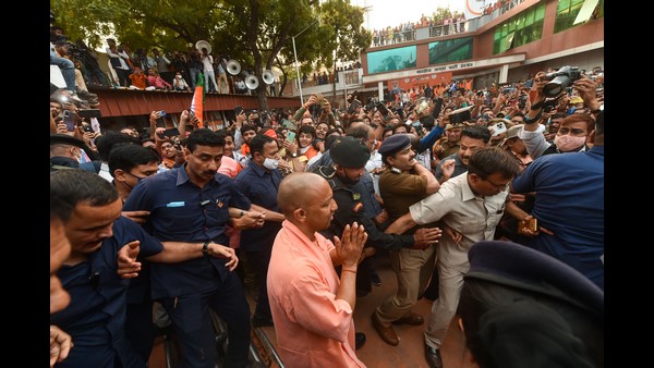  ಗೋರಖ್‌ಪುರ ಸದರ್ ಸೀಟ್ (ನಗರ) ನಲ್ಲಿ ಯೋಗಿ ಆದಿತ್ಯನಾಥ್ ಗೆಲುವು