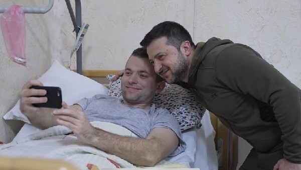 Watch: Ukraine President Volodymyr Zelenskyy Visits Hospital for Meet Wounded Soldiers in War