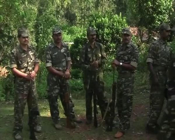 2000ನೇ ಇಸವಿಯಲ್ಲಿ ಭೂಗತನಾದ ಈ ನಕ್ಸಲ್ ನಾಯಕ 2000ನೇ ಇಸವಿಯಲ್ಲಿ ಭೂಗತನಾದ ಈ ನಕ್ಸಲ್ ನಾಯಕ