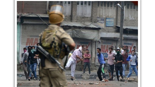 Fact check: 2016 photo of Kashmir FALSELY claimed to be from Jahangirpuri