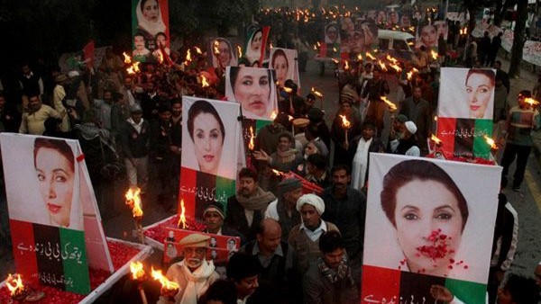 ಆಗರ್ಭ ಶ್ರೀಮಂತರು ಭುಟ್ಟೋ ಕುಟುಂಬದವರು: 