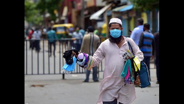 ಬೆಂಗಳೂರಿಗರೇ ಮುಖಕ್ಕೆ ಮಾಸ್ಕ್ ಧರಿಸಿ ಸುರಕ್ಷಿತವಾಗಿರಿ 