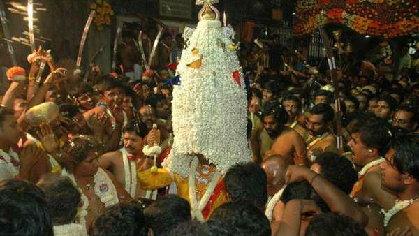 Karaga to kicks off from the Dharmarayaswamy temple visit to visit Hazrat Tawakkal Mastan Dargah