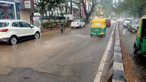 Heavy Rains Poured In Last 3 Days in Bengaluru; More Than 300 Homes Are Flooded