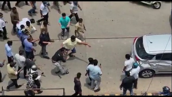 Mangaluru: Car Accident After Hitting Road Divider, Woman Injured