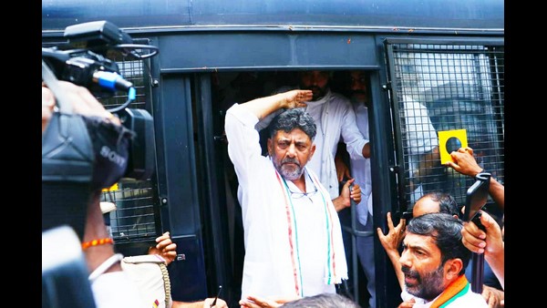Santosh Suicide Case: Congress Leaders Trying to Attack CM House Urge KS Eshwarappa Resign