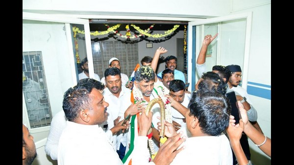  DK Shivakumar hits out at BJP during Digital membership drive Bhadravati