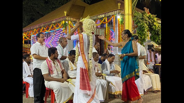  ಮನುಷ್ಯ ಕಾಯ ಬಿಟ್ಟು ದೈವವಾಗಿ ಆರಾಧನೆ