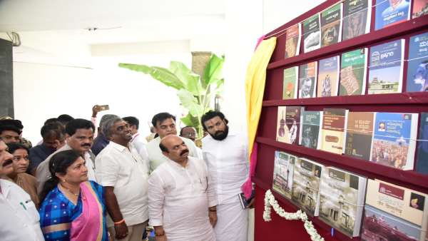 Chief Minister Basavaraj Bommai Releases Rs 20 cr for Hampi Kannada University Chief Minister Basavaraj Bommai Releases Rs 20 cr for Hampi Kannada University