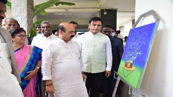 Chief Minister Basavaraj Bommai Releases Rs 20 cr for Hampi Kannada University Chief Minister Basavaraj Bommai Releases Rs 20 cr for Hampi Kannada University