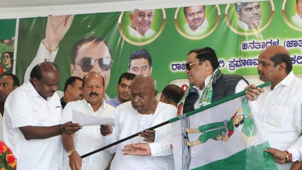 ಕಾಂಗ್ರೆಸ್ ಪಕ್ಷ ಬೀದಿಗೆ ಇಳಿದಿದೆ