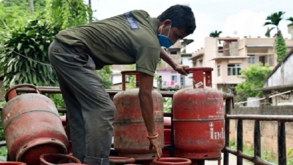 Commercial LPG gas price hiked by Rs 250