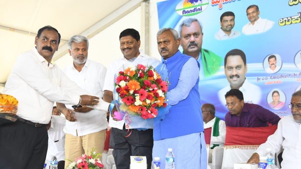 ಕೆರೆ ತುಂಬಿಸುವ ಕಾರ್ಯ