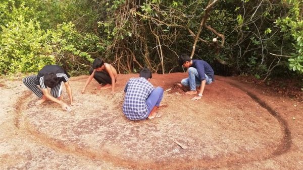 ಮೂಗುತಿಯನ್ನು ನೀಡಲಿಲ್ಲ 