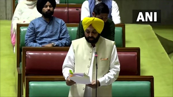 CM Bhagwant Mann moves resolution urging Centre to immediately transfer Chandigarh to Punjab CM Bhagwant Mann moves resolution urging Centre to immediately transfer Chandigarh to Punjab
