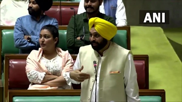 CM Bhagwant Mann moves resolution urging Centre to immediately transfer Chandigarh to Punjab CM Bhagwant Mann moves resolution urging Centre to immediately transfer Chandigarh to Punjab