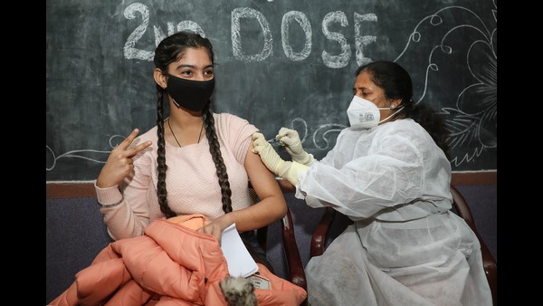 1200 ರಿಂದ 225 ರೂ.ಗೆ ಬೂಸ್ಟರ್ ಡೋಸ್ ದರ ಕಡಿತ 1200 ರಿಂದ 225 ರೂ.ಗೆ ಬೂಸ್ಟರ್ ಡೋಸ್ ದರ ಕಡಿತ