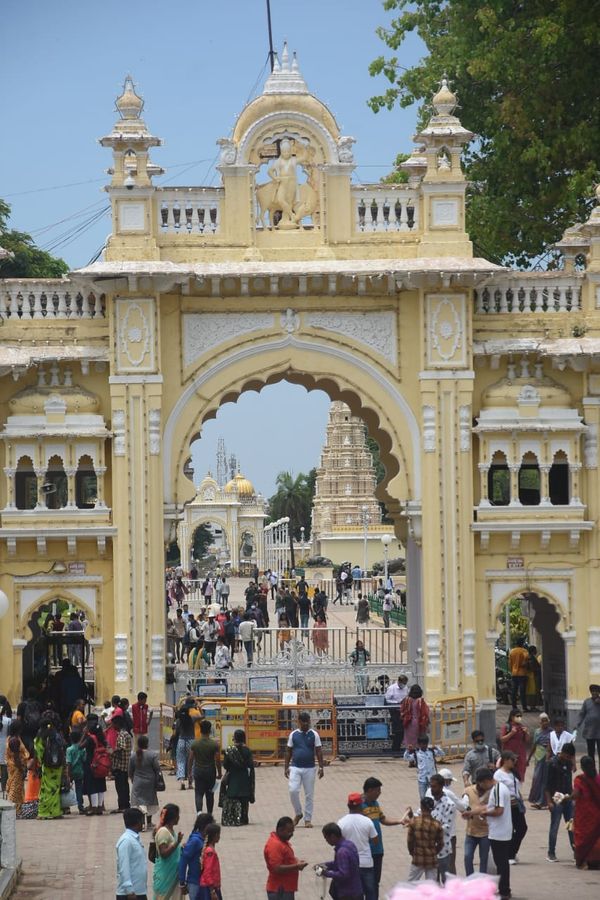 Series Of Holidays Thousands Of Tourists Visits Mysuru City 