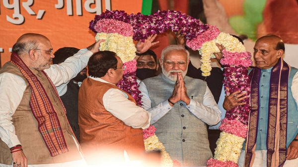 ಅಂಚೆ ಮತ ಪಡೆಯುವಲ್ಲೂ ಸಮಾಜವಾದಿ ಪಕ್ಷವೇ ಮುಂದೆ 