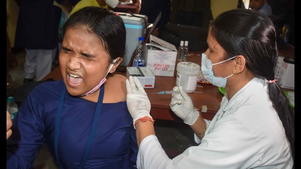 Corona Vaccine: Covishield, Covaxin price cut Rs 600 to 225 per dose in private hospitals