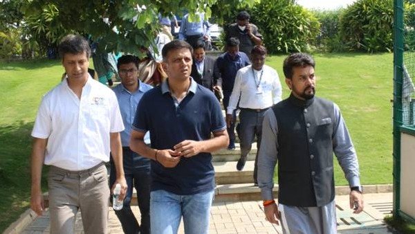 ಠಾಕೂರ್ ಜೊತೆ ಹೆಜ್ಜೆ ಹಾಕಿದ ದ್ರಾವಿಡ್ 