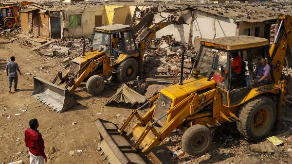 Start of first phase of Illegal Building Demolition operation in South Delhi Start of first phase of Illegal Building Demolition operation in South Delhi