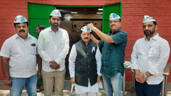 Congress Leader Chandrashekar Hiremath Joins AAP 