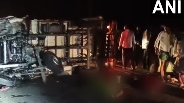 Heavy road accidents in UP and Andra pradesh, 11 killed