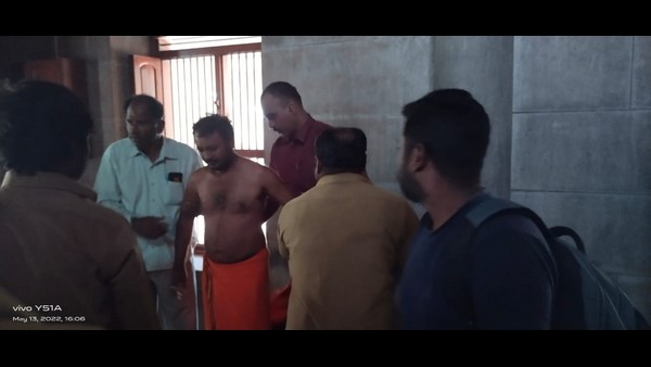 shot and killed to acid attacker: victim girl father