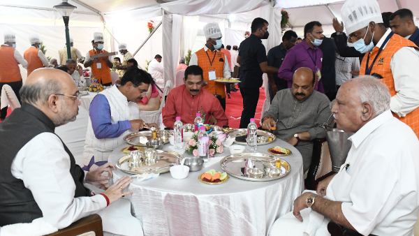 ಮುಖ್ಯಮಂತ್ರಿಗಳ ನಿವಾಸದಲ್ಲಿ ಭೋಜನ