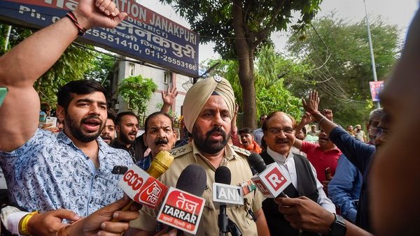 ನಾನು 100 ಎಫ್ಐಆರ್ ದಾಖಲಿಸಿದರೂ ಹೆದರುವುದಿಲ್ಲ 