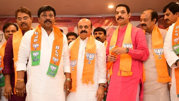 Pramod Madhwaraj And Varthur Prakasha Joins BJP 