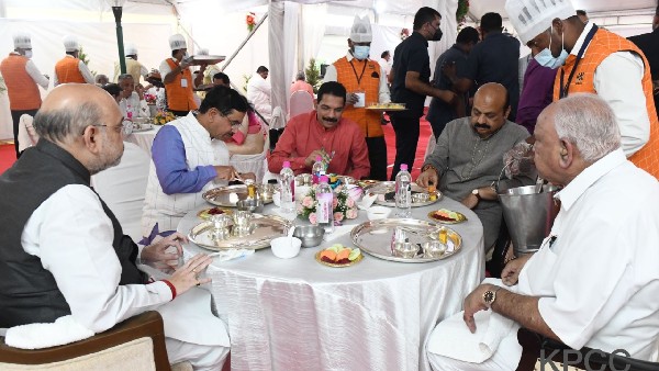  ಮುಖ್ಯಮಂತ್ರಿಗಳ ನಿವಾಸದಲ್ಲಿನ ಭೋಜನ ಕೂಟ