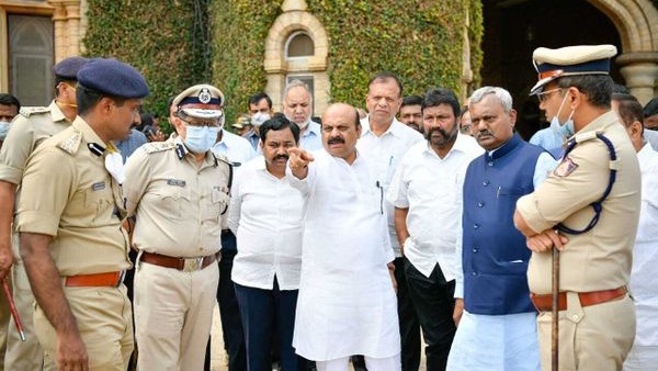 ನೂತನವಾಗಿ ಸೇರ್ಪಡೆಗೊಳ್ಳುವ ಸಚಿವರು ಏನು ಸಾಧಿಸಲು ಸಾಧ್ಯ ನೂತನವಾಗಿ ಸೇರ್ಪಡೆಗೊಳ್ಳುವ ಸಚಿವರು ಏನು ಸಾಧಿಸಲು ಸಾಧ್ಯ