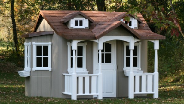 Between the Four Walls, Behind a Closed Door