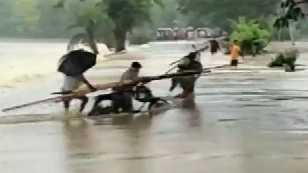  ಎರಡು ಗುಂಪುಗಳಾಗಿ ವಿಂಗಡನೆ