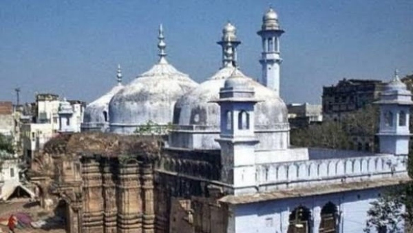 ಮಸೀದಿಯ ಹೊರಗೆ ಬಿಗಿ ಭದ್ರತೆಯ