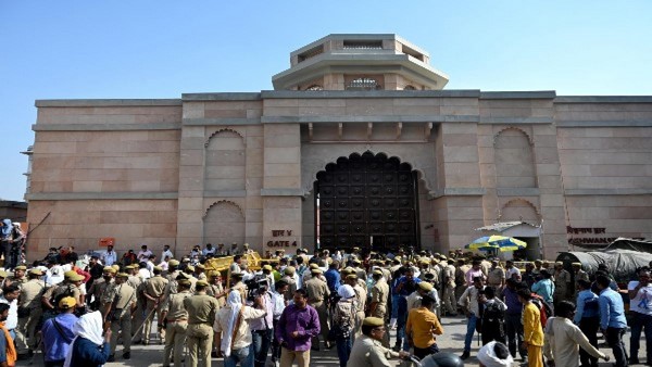 Gyanvapi Mosque Survey: Ajay Kumar Mishra Submitted 2 Page Survey Report to Varanasi Court