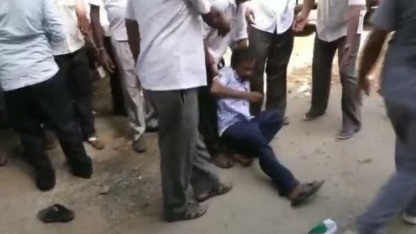 ನನ್ನ ಭಾಷಣ ಕೇಳಿ ಎಂದು ಮೈಕ್ ನಲ್ಲಿ ಮನವಿ ಮಾಡಿದ ಮುಖಂಡ