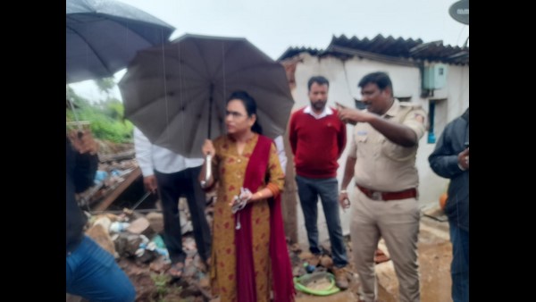 Gadag: Home roof collapse due to heavy rain 
