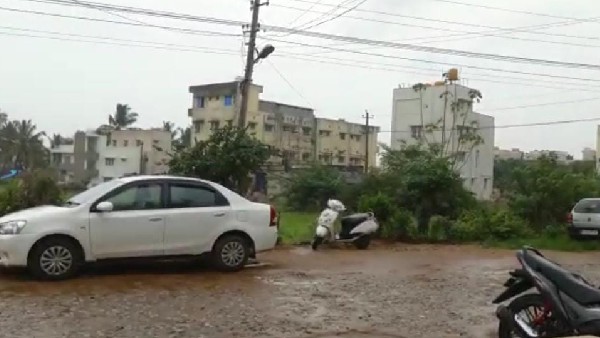 Asani Cyclone Effect Rain In Hassan On Wednesday Morning