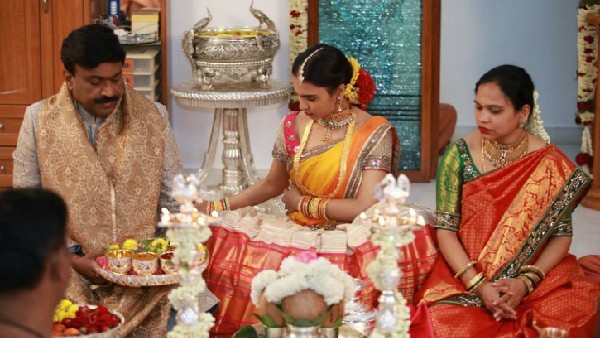 ಜೈಲಿನಿಂದ ಬಂದ ಬಳಿಕ ರೆಡ್ಡಿ ವೈಭವೋತ್ಸವ ಜೈಲಿನಿಂದ ಬಂದ ಬಳಿಕ ರೆಡ್ಡಿ ವೈಭವೋತ್ಸವ