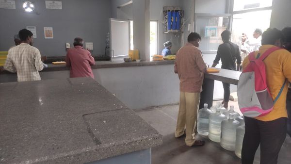 ಜನಾಭಿಪ್ರಾಯ ಸಂಗ್ರಹ ವೇಳೆ ಗೇಟ್ ಲಾಕ್ ಮಾಡಿ ದರ್ಪ! 