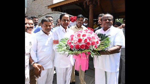 Telangana CM K Chandrashekhar Rao at Bengaluru Hints of Big Change in National Politics Telangana CM K Chandrashekhar Rao at Bengaluru Hints of Big Change in National Politics