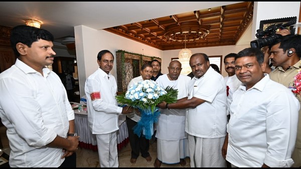Telangana CM K Chandrashekhar Rao at Bengaluru Hints of Big Change in National Politics Telangana CM K Chandrashekhar Rao at Bengaluru Hints of Big Change in National Politics