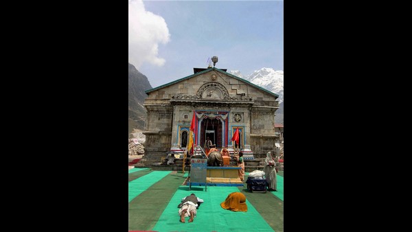  ಕೇದಾರನಾಥ ದೇವಾಲಯವನ್ನು ಉತ್ತರ-ದಕ್ಷಿಣ ಎಂದು ನಿರ್ಮಿಸಲಾಗಿದೆ
