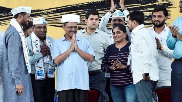 Arvind Kejriwal Offers Free Pilgrimage If AAP Voted To Power In Gujarat to peoples