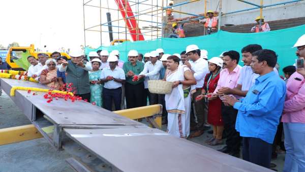 Kempegowda Statue in Bengaluru Airport: 4000 kg Sword Reached Bengaluru from New Delhi 